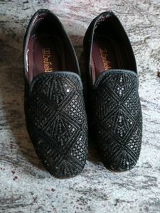 Shoe