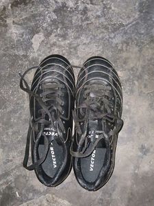 Vector Black Athletic Shoes
