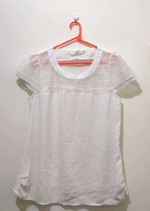 White 🤍 Top With Mesh Front 🪡🪡