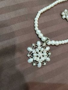 Pearl Necklace &amp; Earring Set