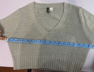 H&amp;M Grey Cropped Pullover
