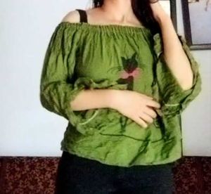 Olive Green 🍏 Cat Print Offshoulder Top