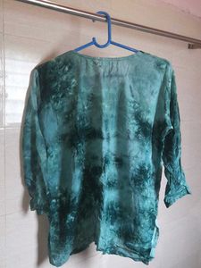 Embroidered Tie-Dye Short Kurti 💚