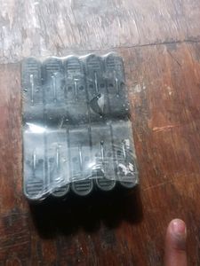 New He clothes clips