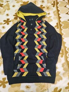 Geometric Pattern Woolen Hoodie