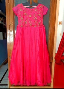 🇳🇿💫🎀Elegant Pink Embroidered Gown