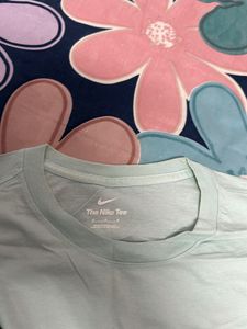 Nike T-shirt