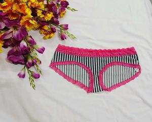 🇳🇿💫💗 Striped Panties with Pink Lace