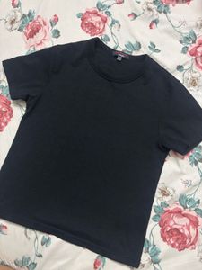 Black Tee