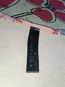 Beautiful Top With Arm Design