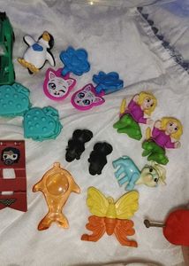 Mixed Kindertoys