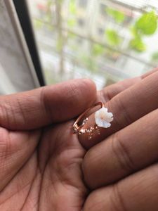 Elegant Floral Rose Gold Ring