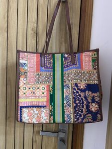 Aarka ritu kumar printed tote bag ( check flaw)