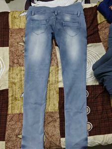 Stylish High-Waisted Denim Jeans