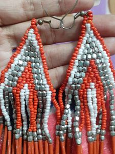 Stunning Earrings 🧡🤍