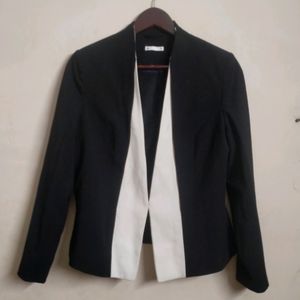 Imported Black Blazer (Women&#39;s)
