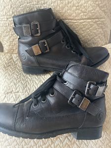 Sale‼️Ankle Boots That Goes With Everything