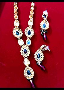 Kundan Studded Necklace Set