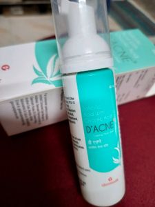 D&#39;acne Foaming Face Wash