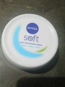 Nivea Soft Moisturizing Cream