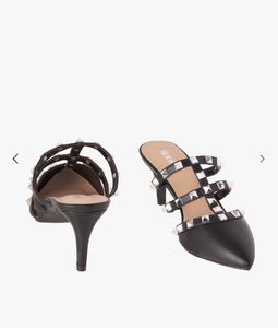 Eye catching Studded Black Pointed Mules