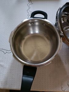 Nirlon Stainless Steel Cooker 3 Litre