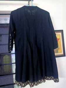 Women&#39;s Black Floral Print A- Line Tunic