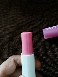 Nivea Soft Rose  Lip Care