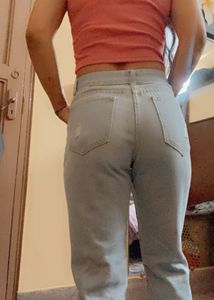 Price Drop ‼️Torn Distress Jeans