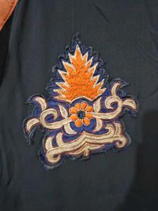 Elegant Embroidered Kurta L Size