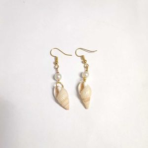 Handmade Seashell Earrings 🐚🌊