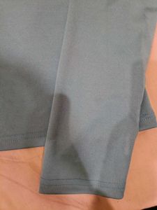 NEWME FITTED GREY TOP