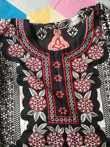 Floral Print Black &amp; White kurta &amp; Patiala