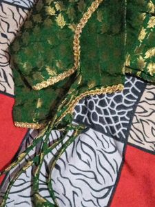 💚✨Shiny green and golden blouse