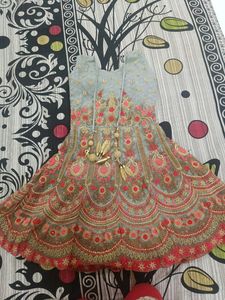Puplum Style Top And Sharara