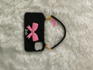 Trendy Womans Hengig Cover
