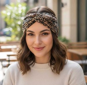 🐆 Chic Animal Print Velvet Headband