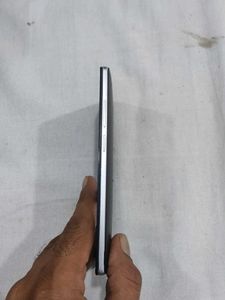 One Plus 2 Mobile Good Working Condition Me He