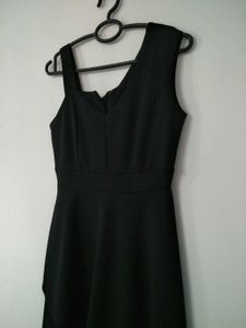 Chic Black Dress