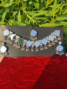Jewellery Set With Earing And Tika
