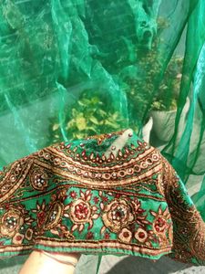 🔥☘️Women Embroidered Partywear Saree☘️🔥