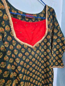 Swaleha Green &amp; Red Kurti