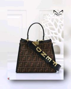 FENDI PEEKABOO TOTE BAG* TWIST LOCK BUCKET BAG*