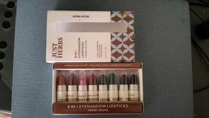 Travel Friendly Eyeshadow Lidsticks