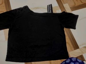 Black cold Shoulder Croptop