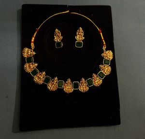 Elegant Necklace Set