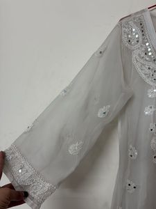 Elegant White Embroidered Kurta