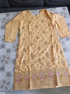 Embroidered Kurti Set