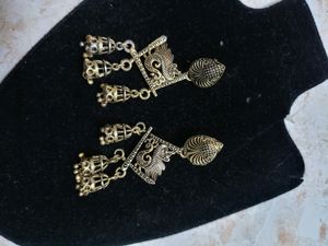 Neckpiece And Earrings