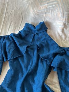 Shoulder Cut Top 🦋✨